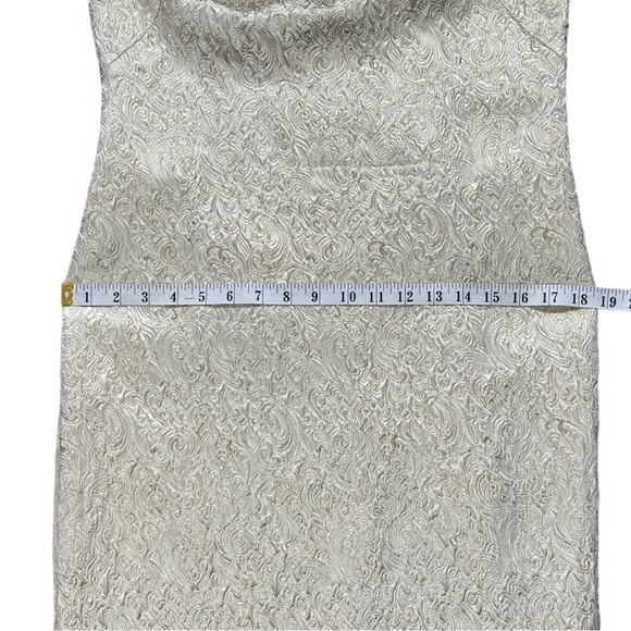 Maggy London Metallic Gold and Cream Jacquard Weave Embellished Shift Dress sz 6 - Picture 11 of 15